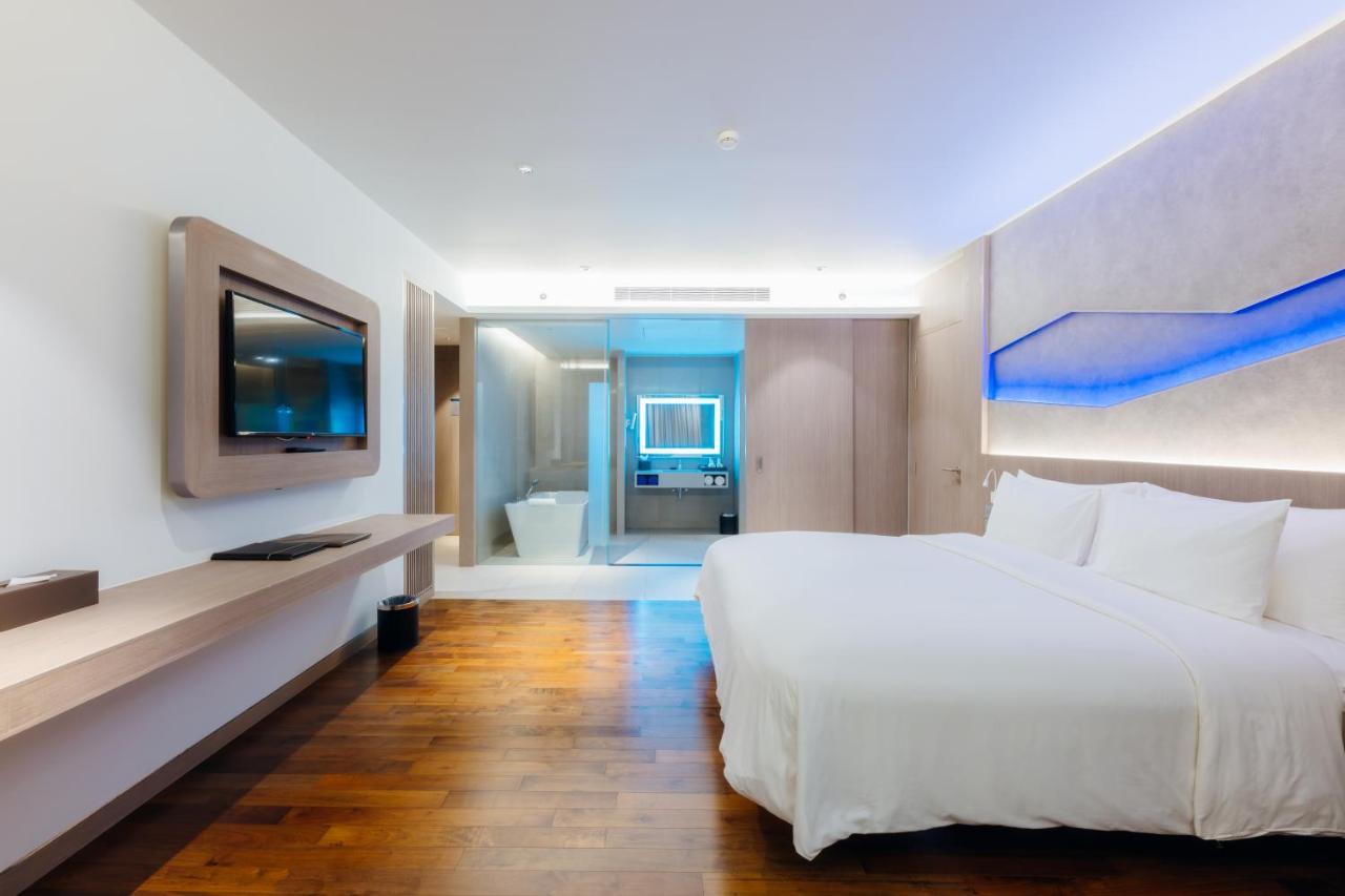 Oceanfront Beach Resort - Sha Extra Plus Patong Værelse billede