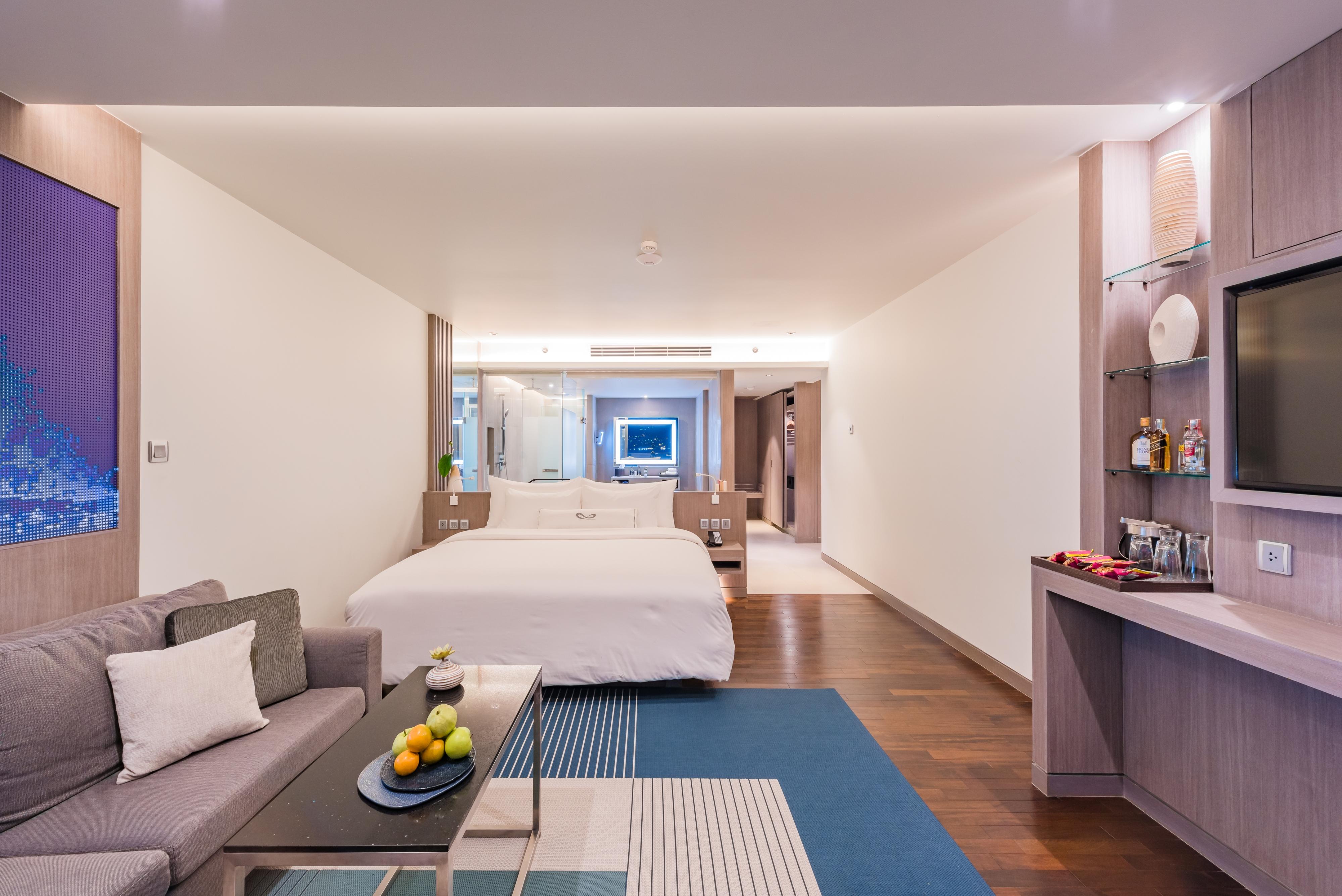 Oceanfront Beach Resort - Sha Extra Plus Patong Eksteriør billede Deluxe Room