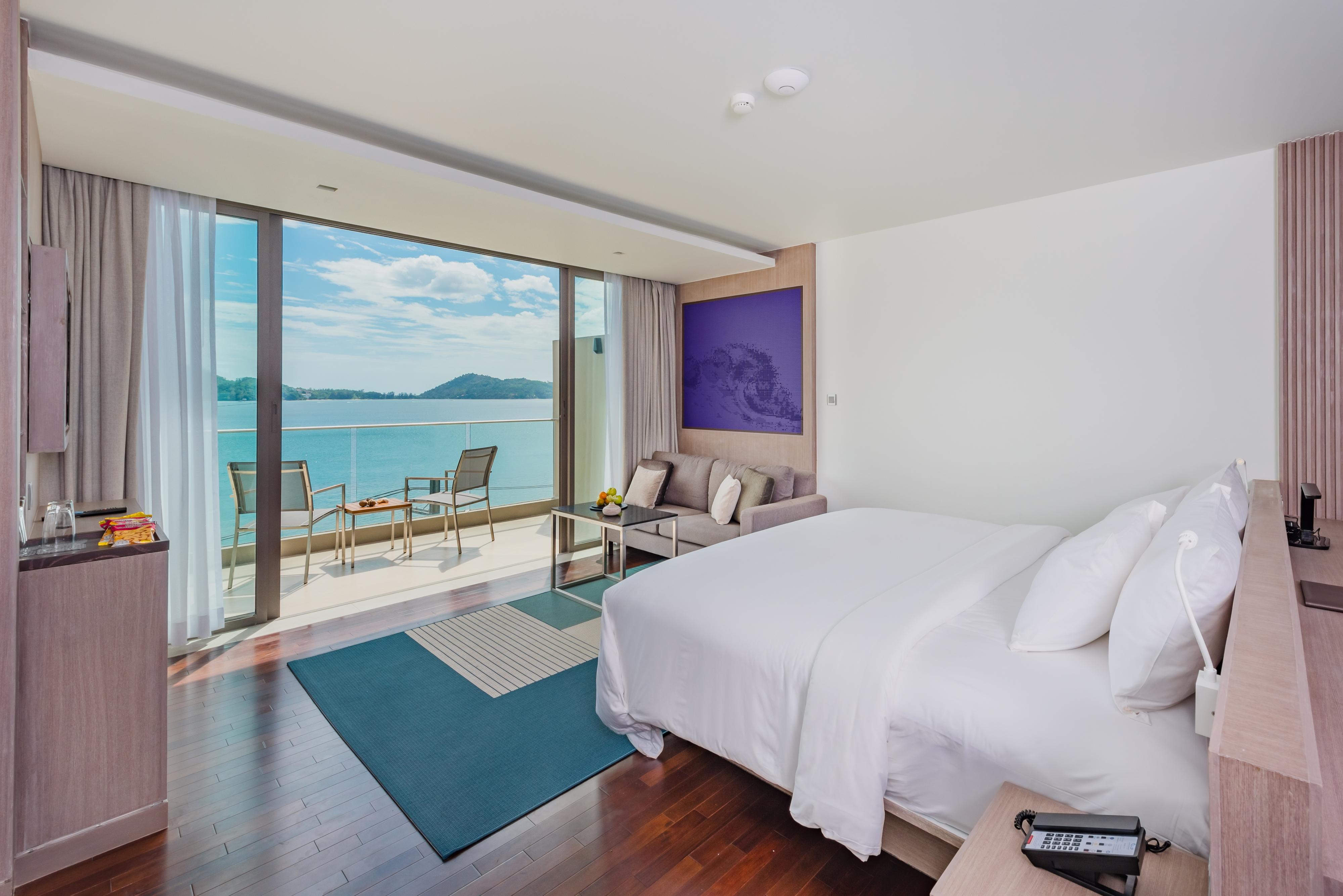 Oceanfront Beach Resort - Sha Extra Plus Patong Eksteriør billede Deluxe Ocean View