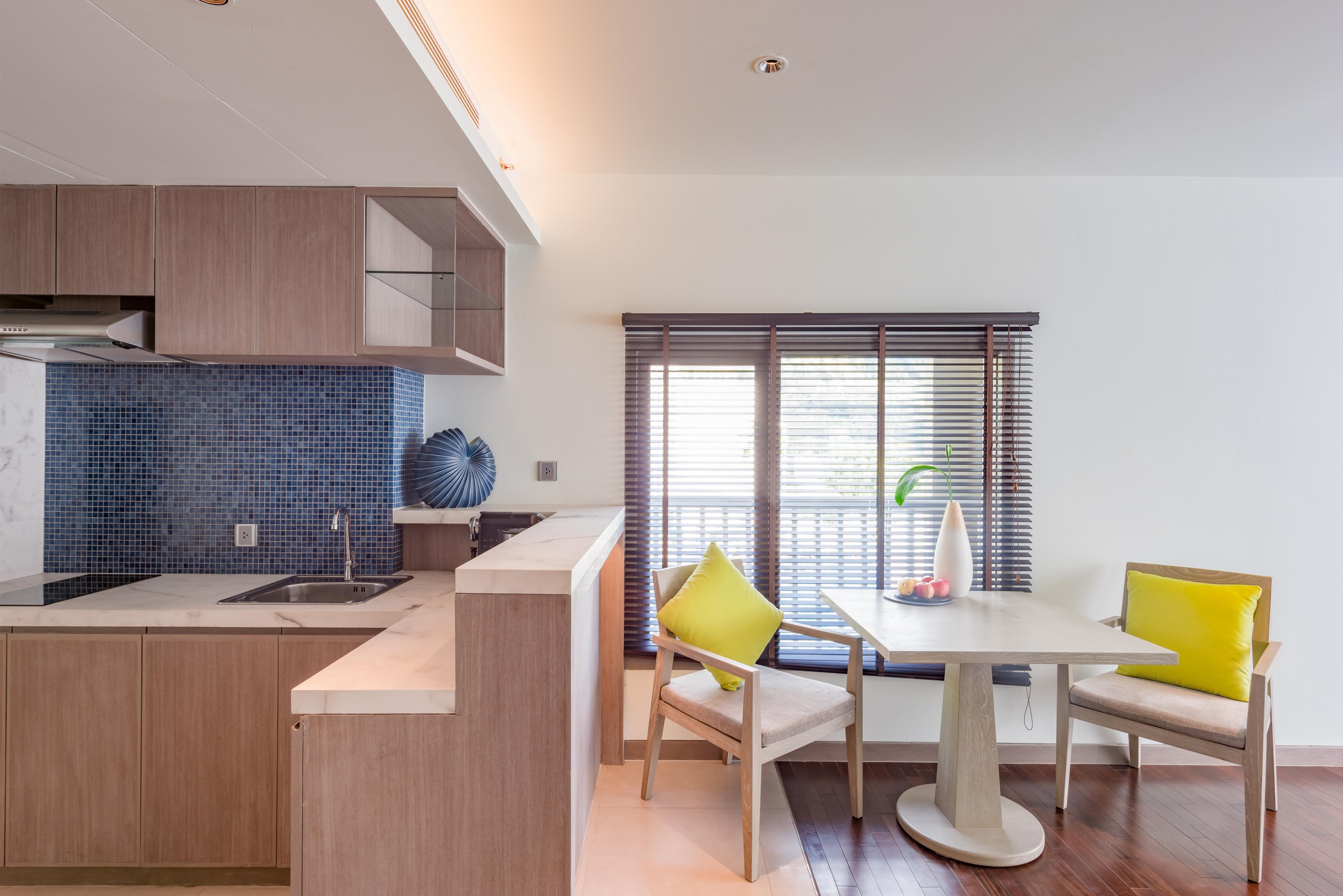 Oceanfront Beach Resort - Sha Extra Plus Patong Eksteriør billede A kitchen in a serviced apartment in Hong Kong