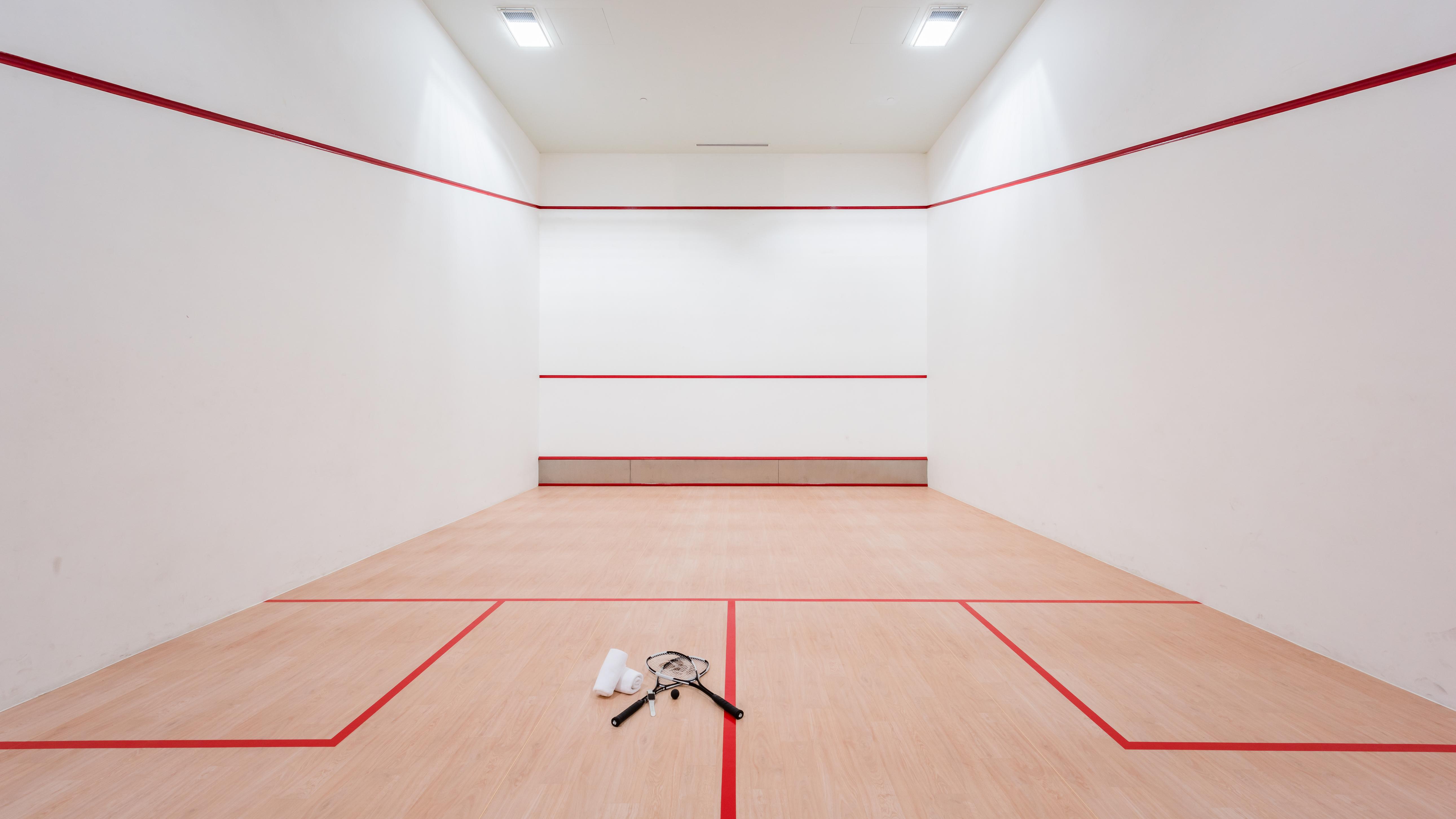 Oceanfront Beach Resort - Sha Extra Plus Patong Eksteriør billede Squash court