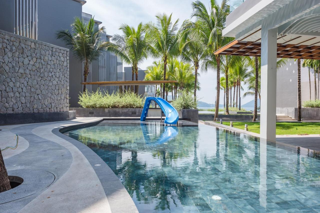 Oceanfront Beach Resort - Sha Extra Plus Patong Eksteriør billede The swimming pool at the resort