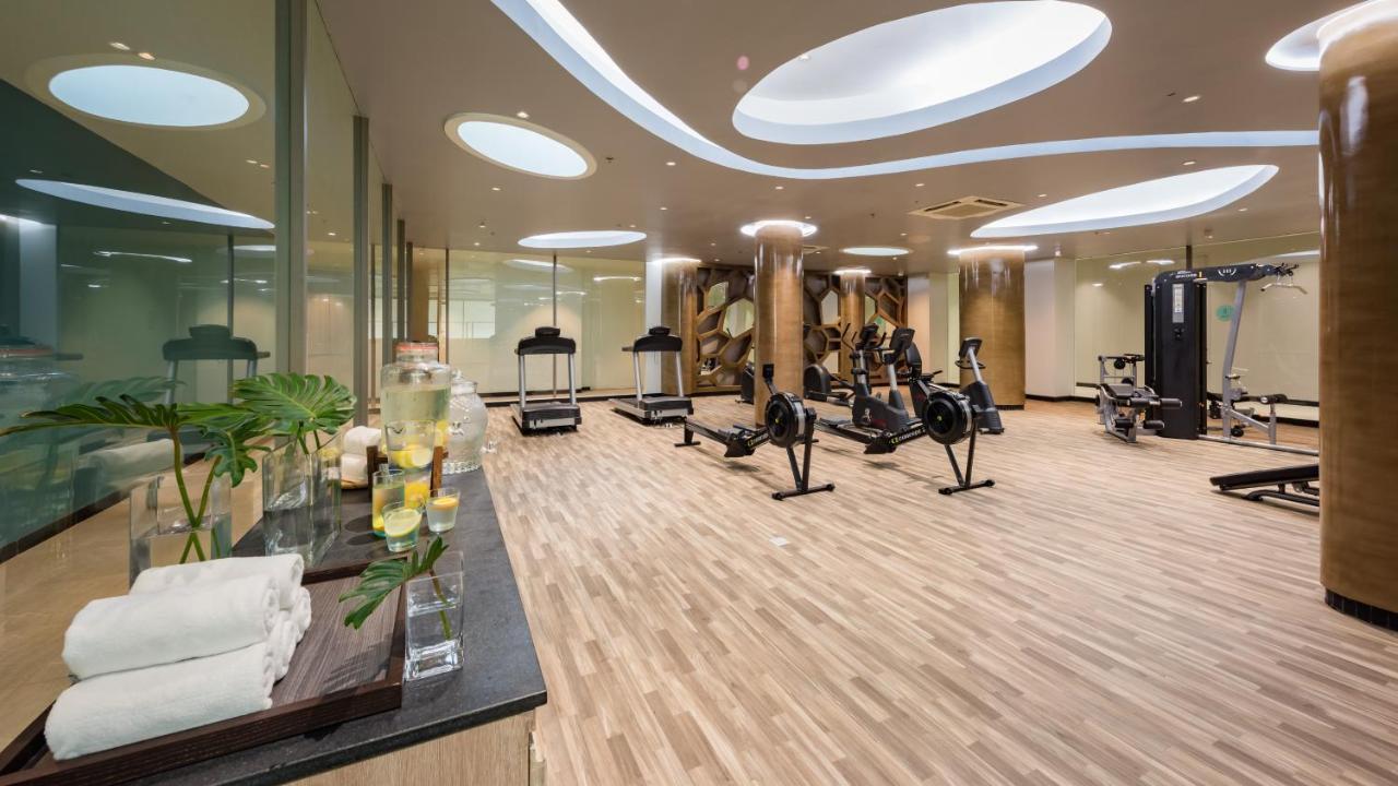 Oceanfront Beach Resort - Sha Extra Plus Patong Eksteriør billede The gym at the hotel